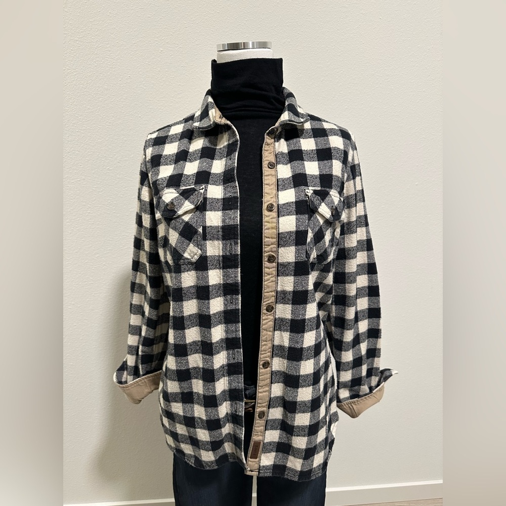 ROOTS Women’s White and Black Buffalo Check Flannel Shirt
